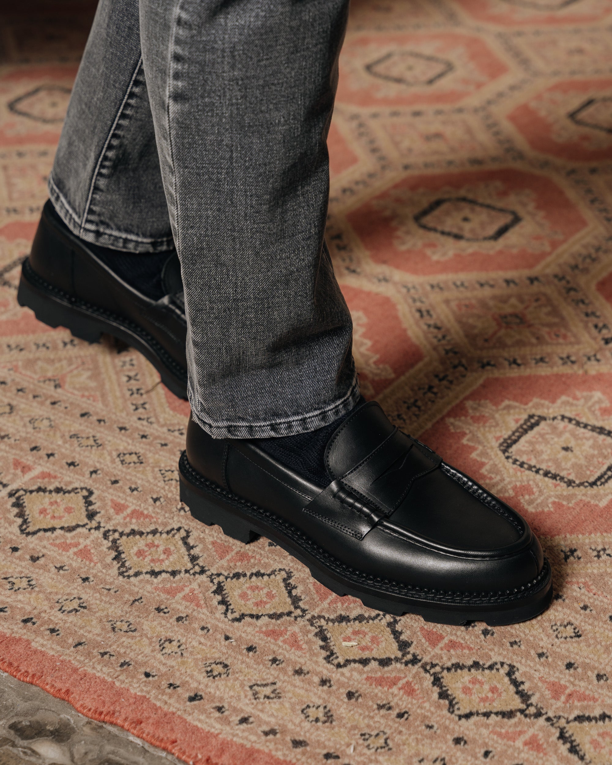 Vellano Stonewyld Lug Sole Penny Loafers Black