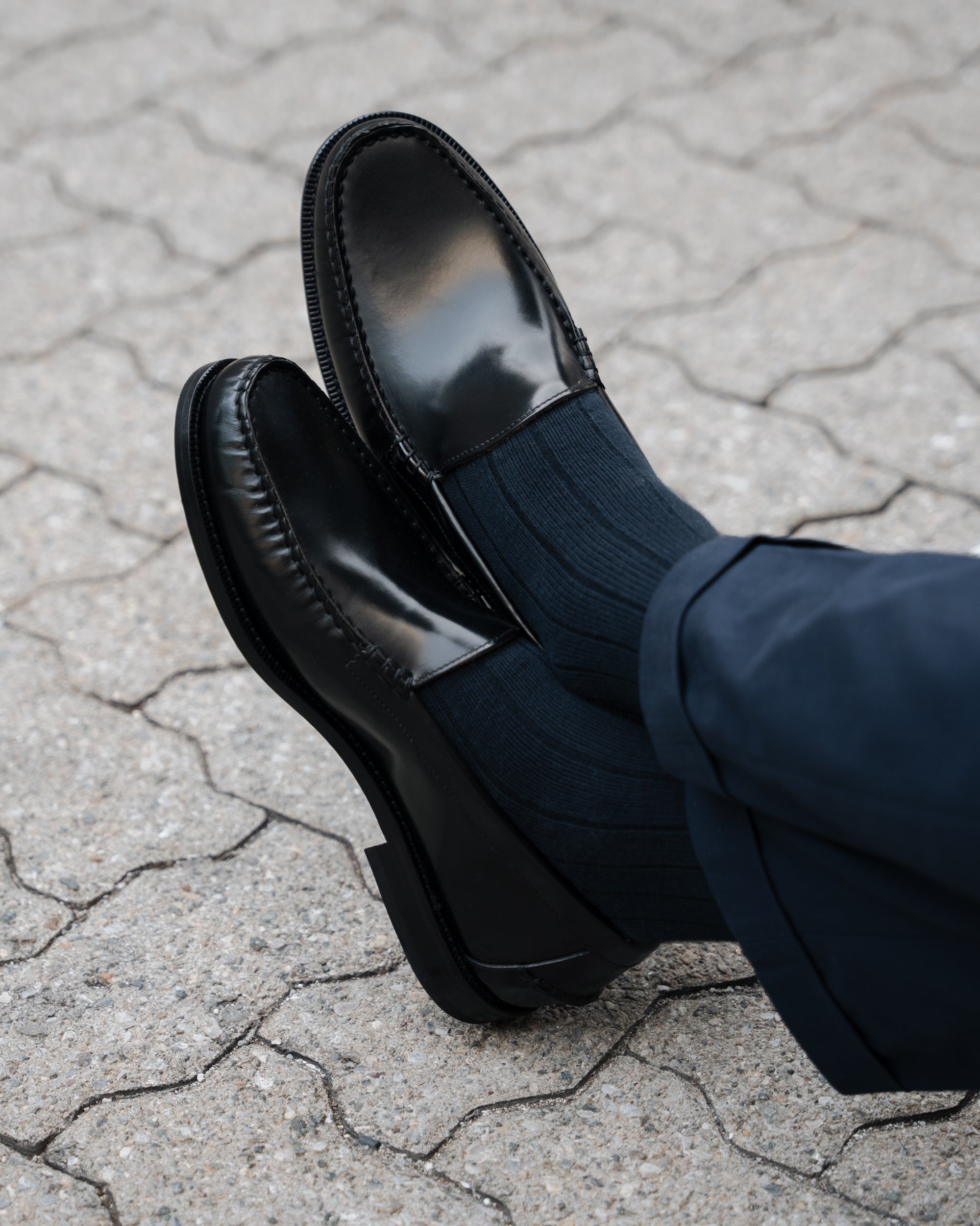 Vellano Harrowmere Abraded Black Leather Penny Loafers