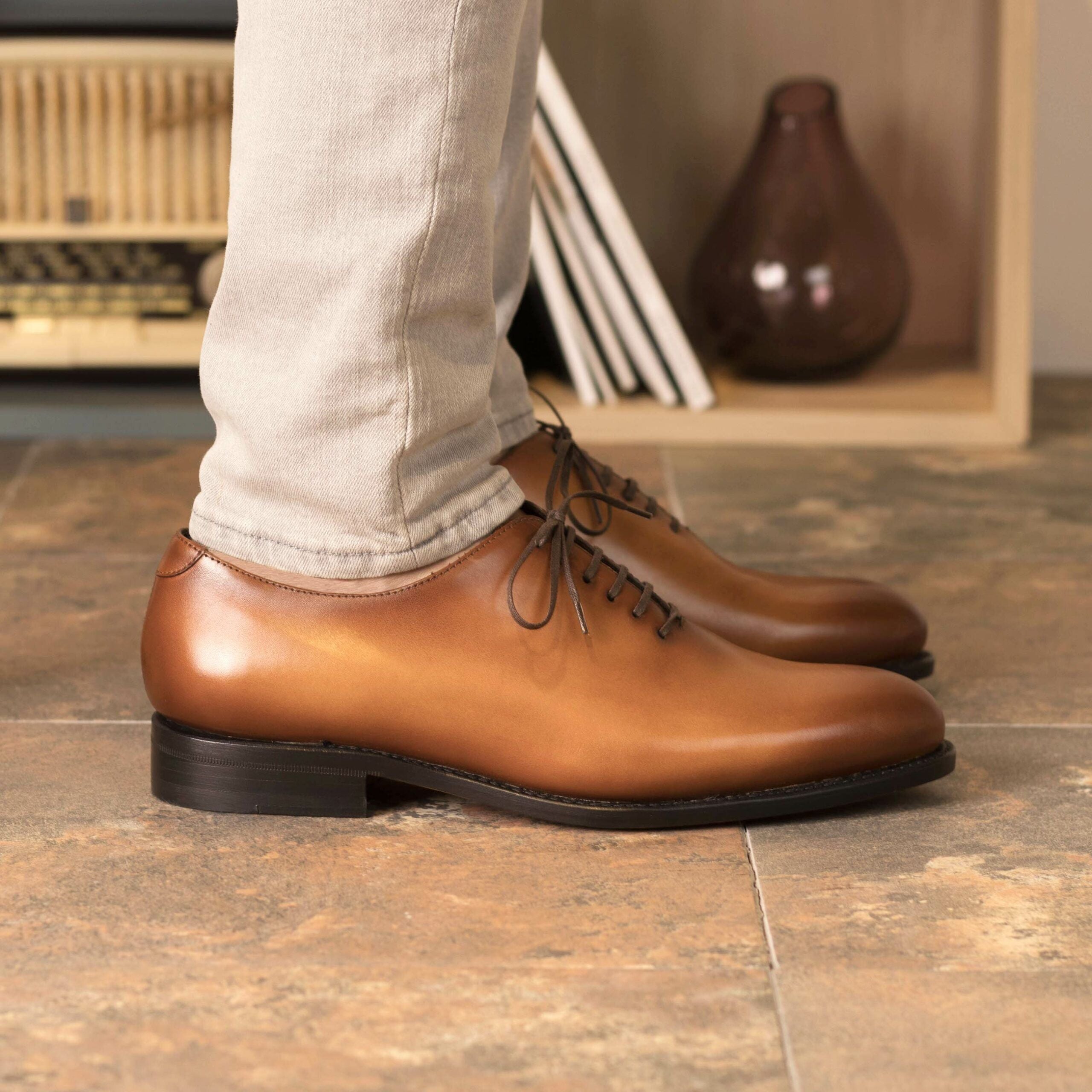 Vellano Tan Wholecut Leather Shoe