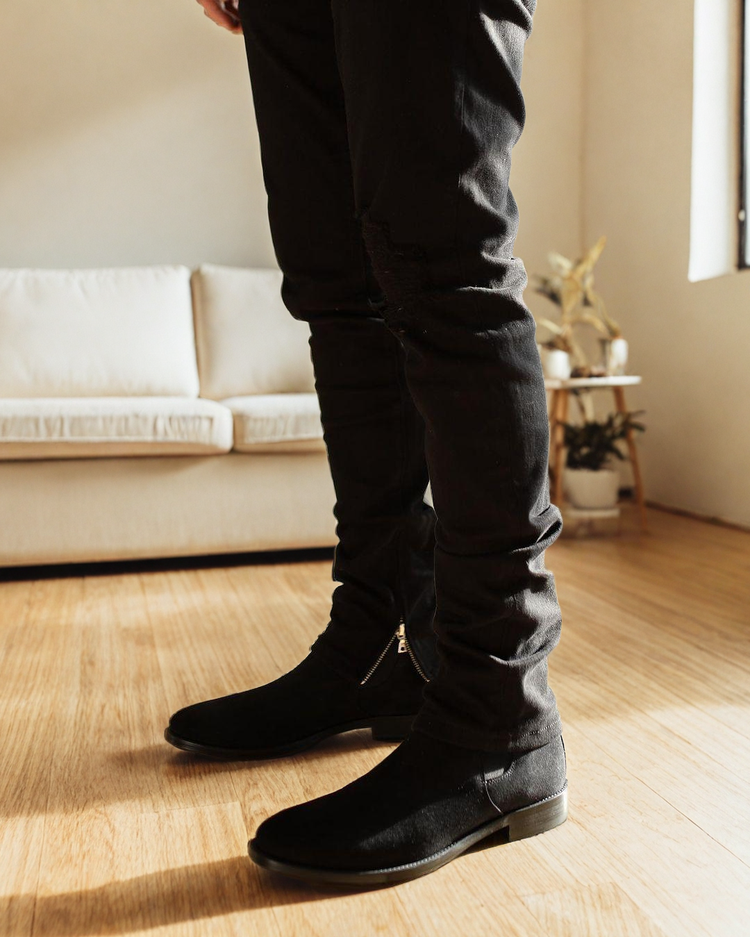 Vellano Redfield Chelsea Leather Boots