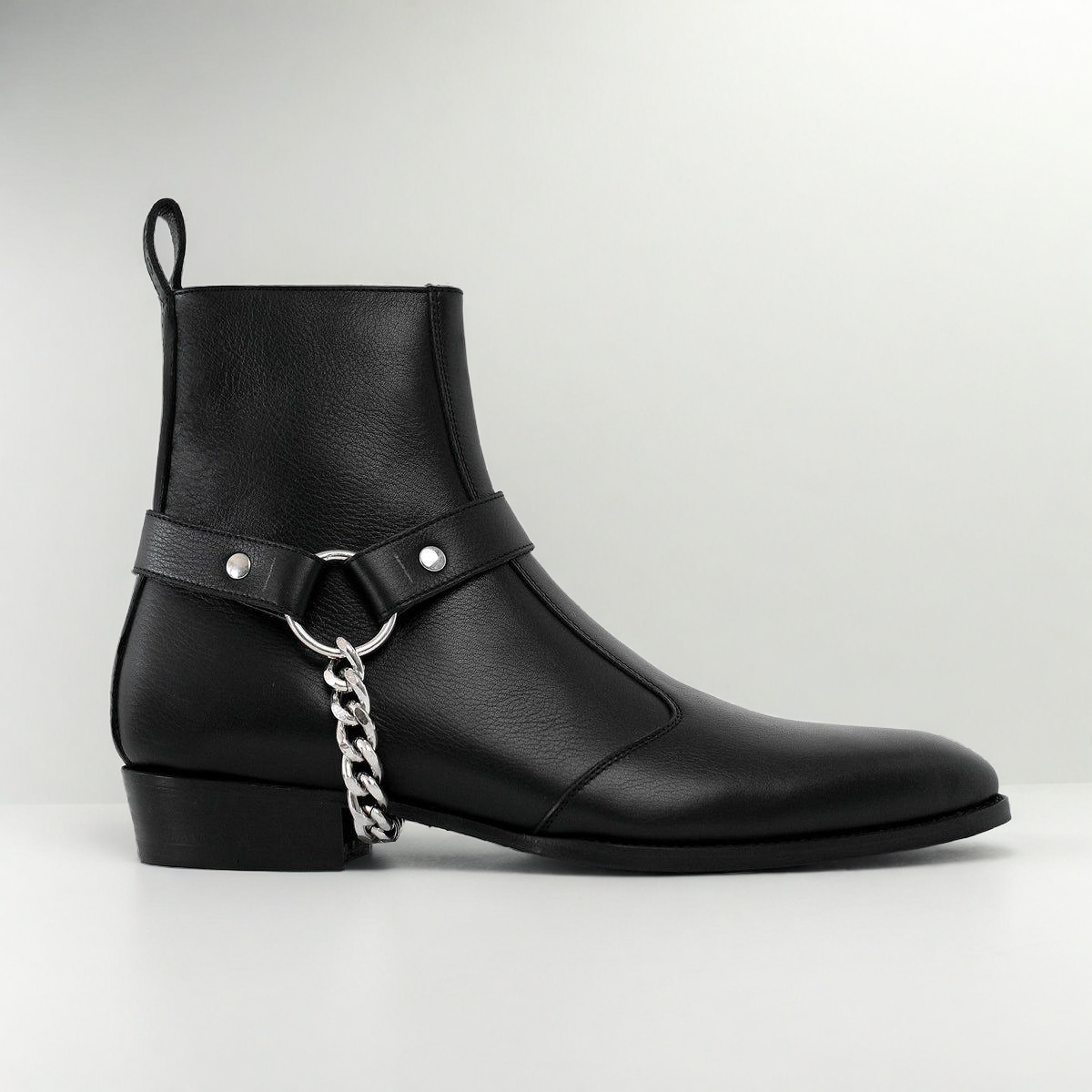 Vellano Robbin Black Leather Chain Boots