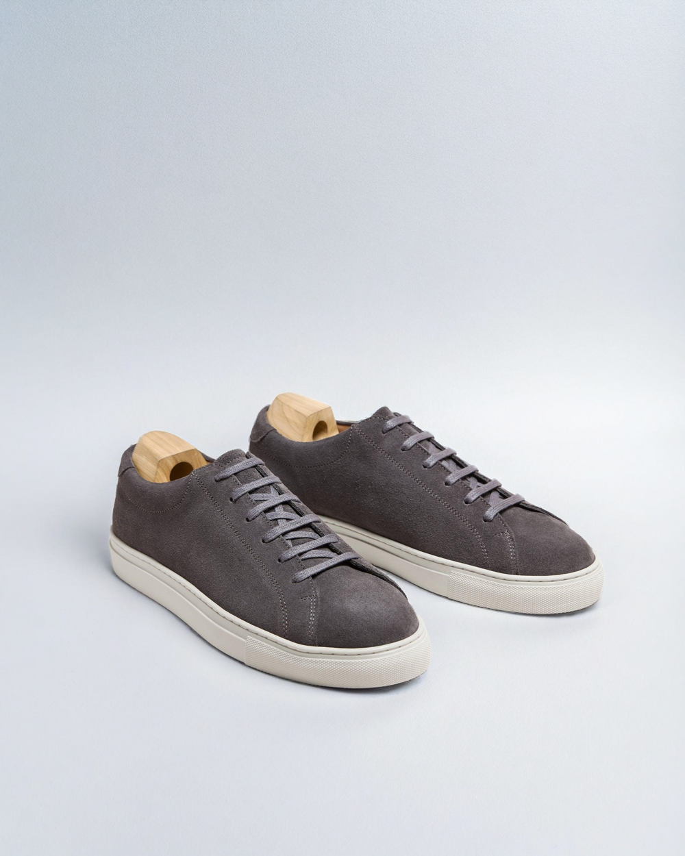 Vellano Oaxen Dark Grey Suede Low Top Sneakers
