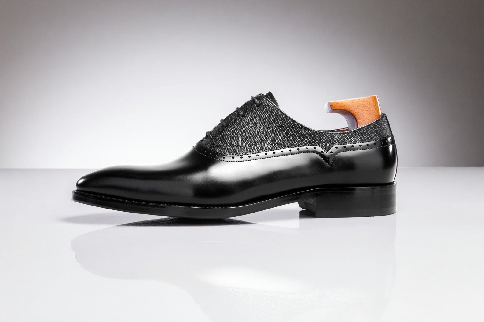 Vellano Wexley Black Leather Lace Ups