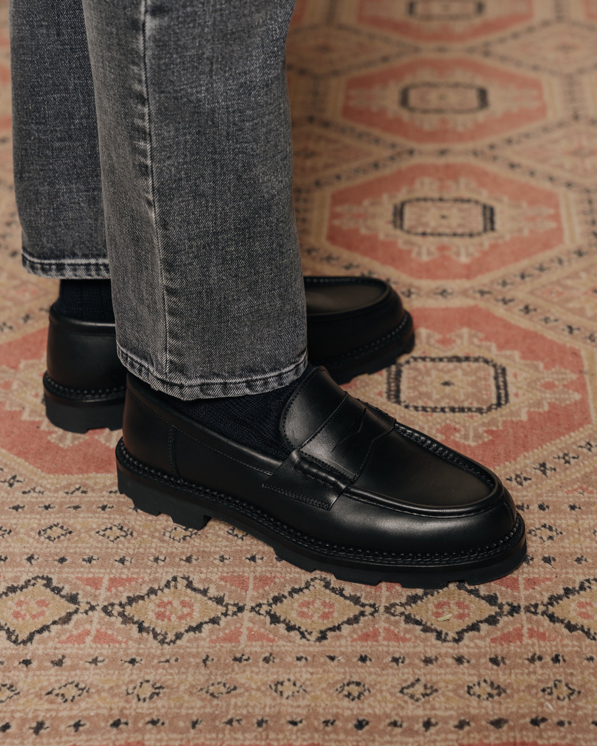 Vellano Stonewyld Lug Sole Penny Loafers Black
