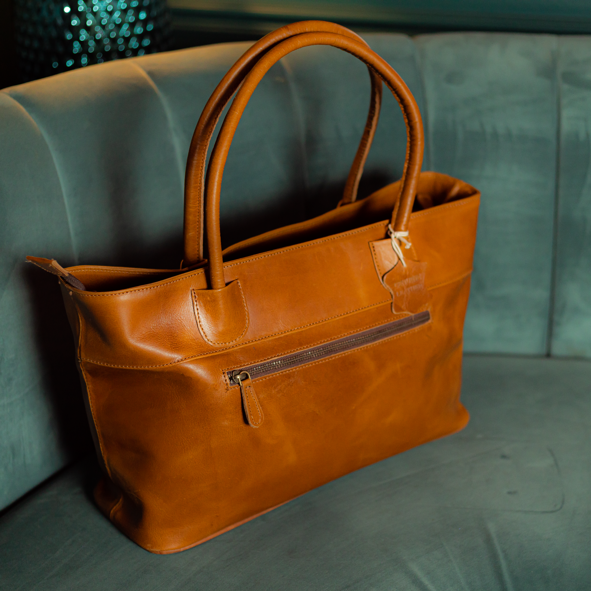 Vellano Timberline Grace Leather Sling Bag for Everyday Sophistication
