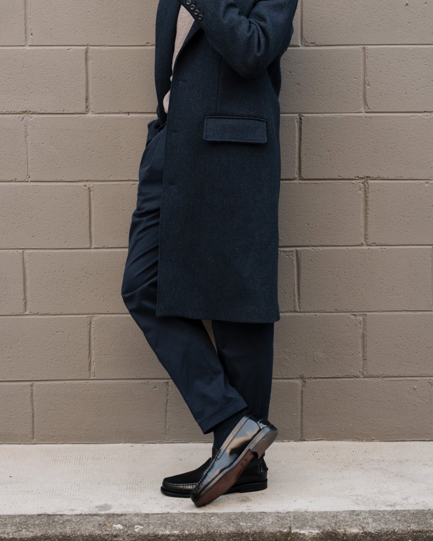 Vellano Harrowmere Abraded Black Leather Penny Loafers