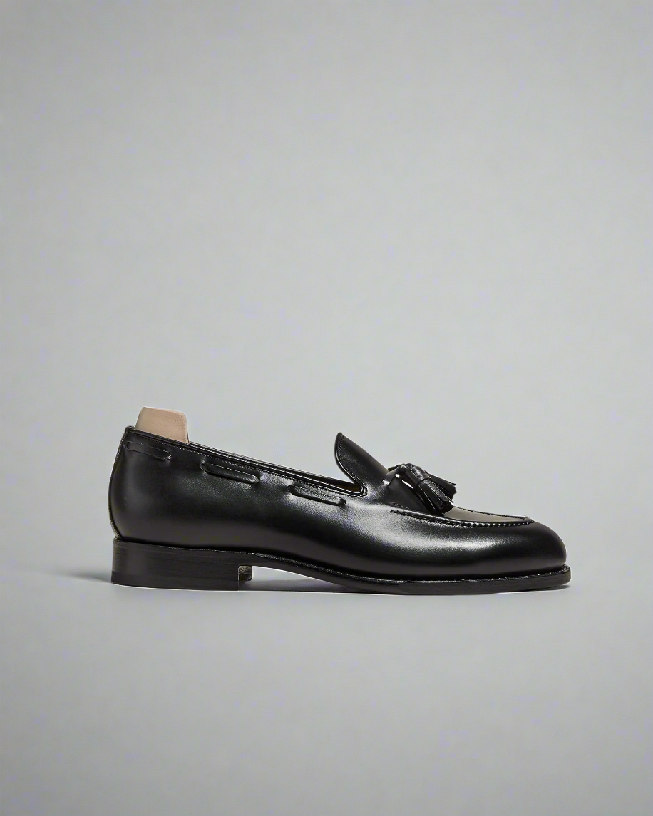 Vellano Molle Black Leather Tassel Loafer