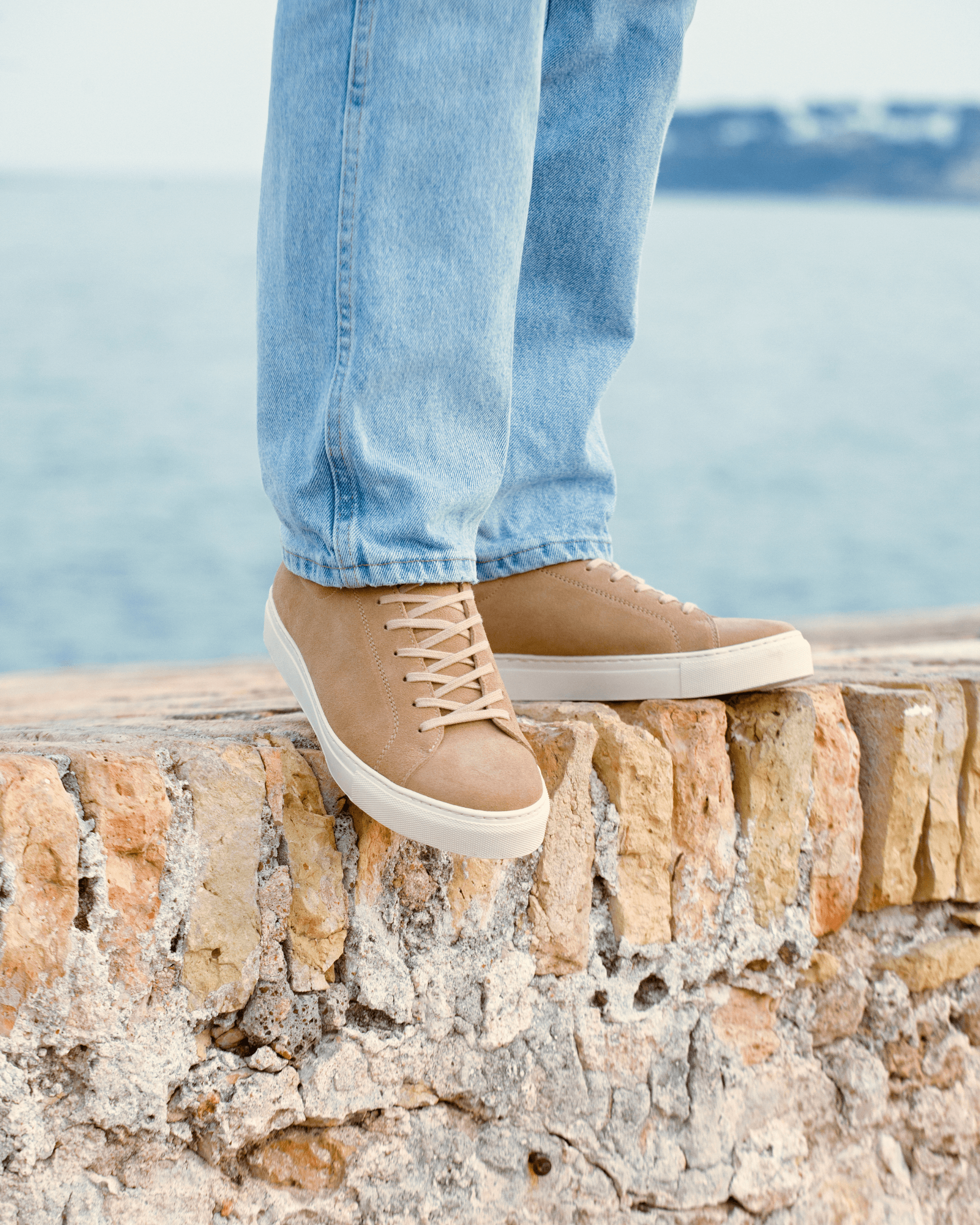 Vellano Oaxen Beige Suede Sneakers