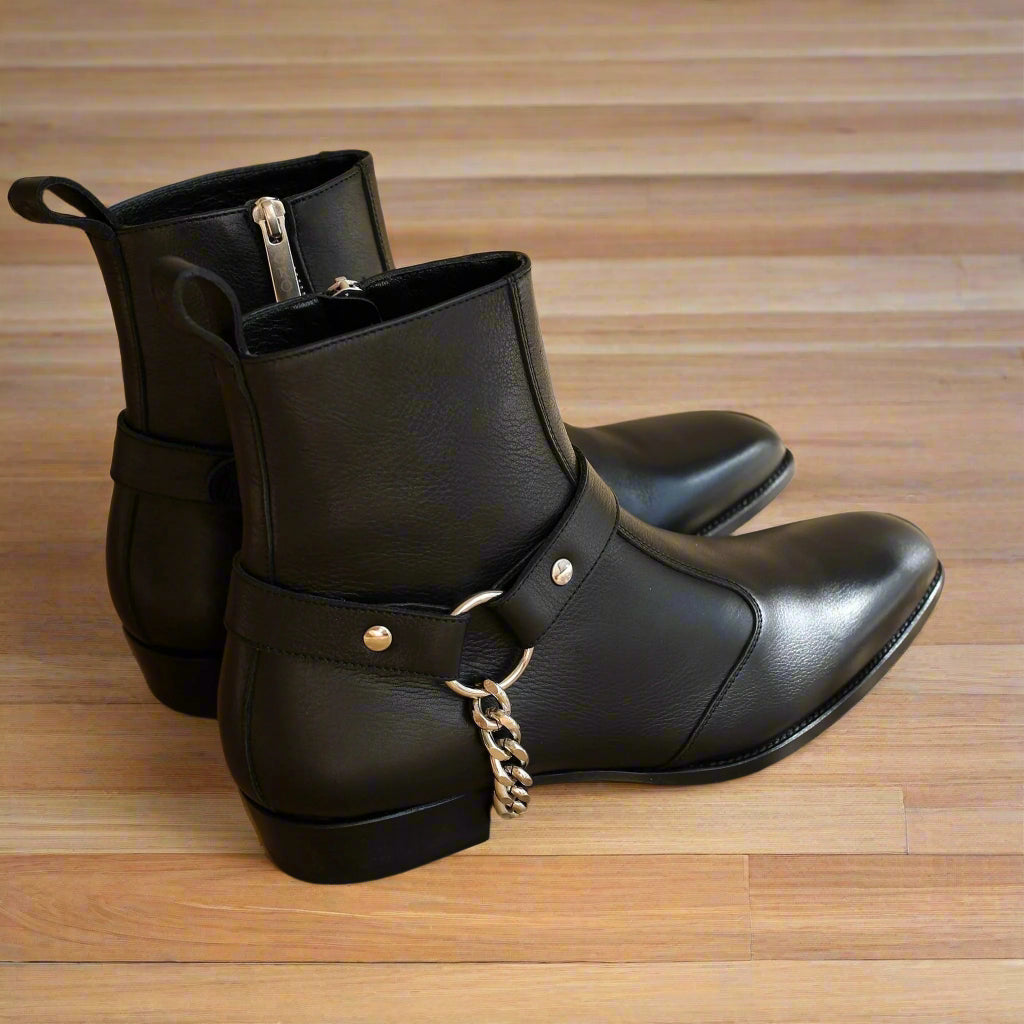 Vellano Robbin Black Leather Chain Boots