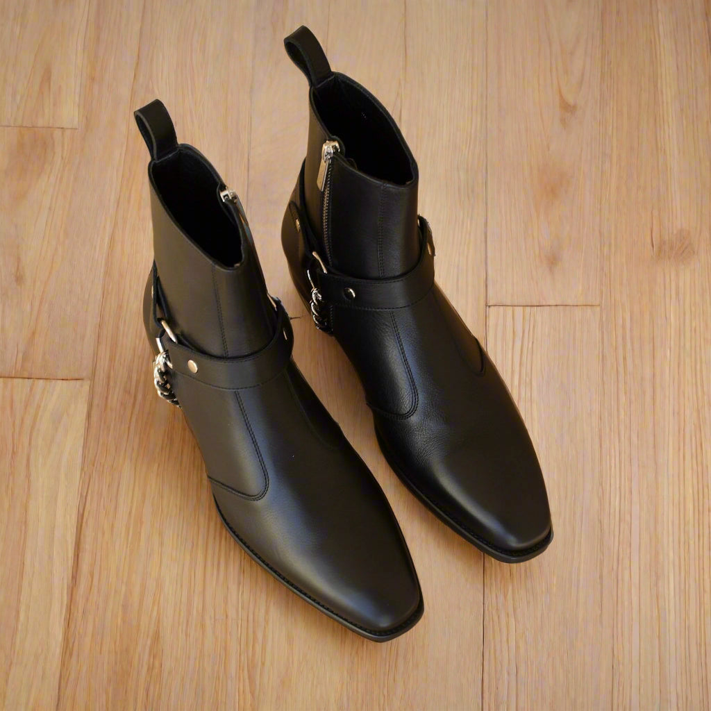 Vellano Robbin Black Leather Chain Boots