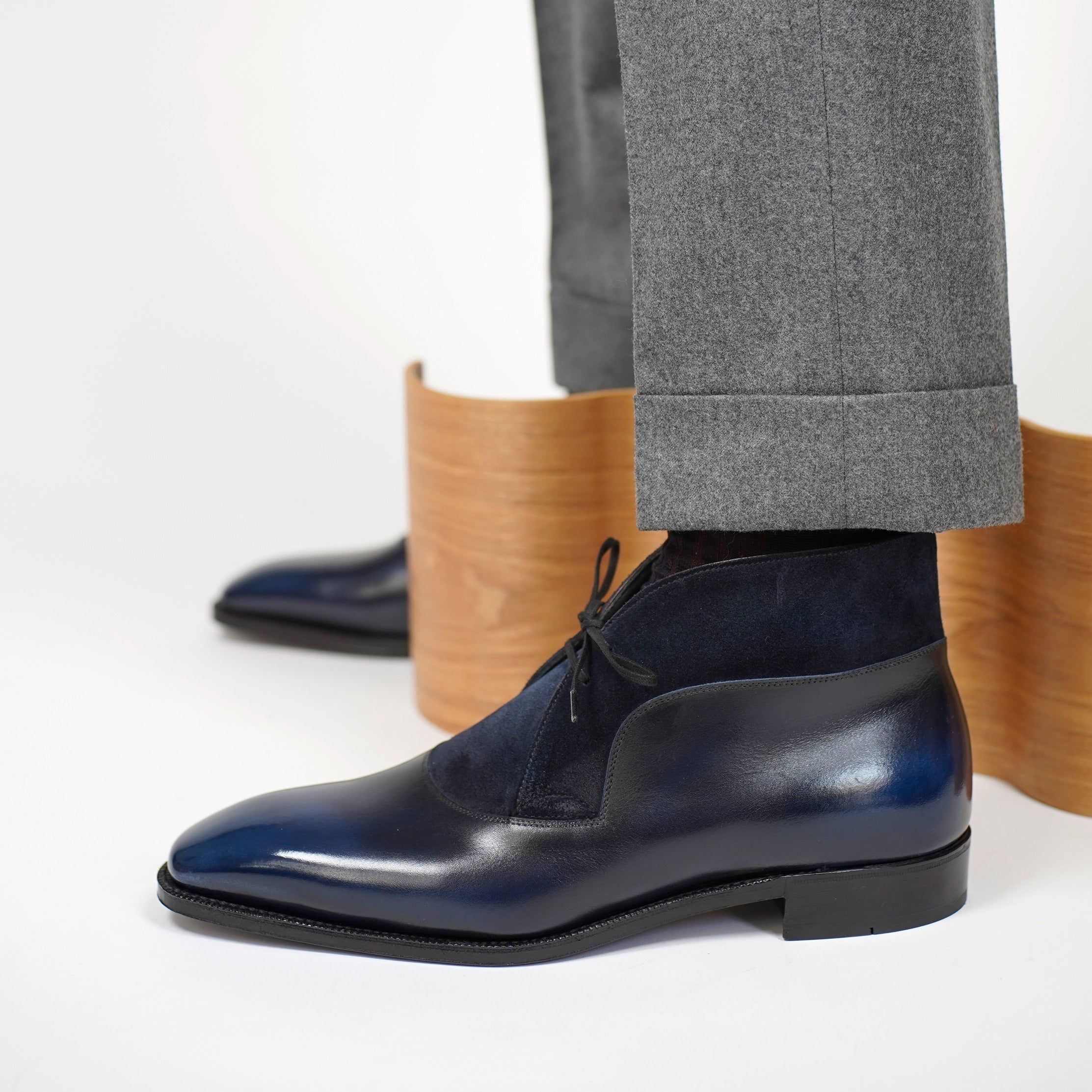 Vellano Marshall Chukka Leather Boots for Refined Everyday Style