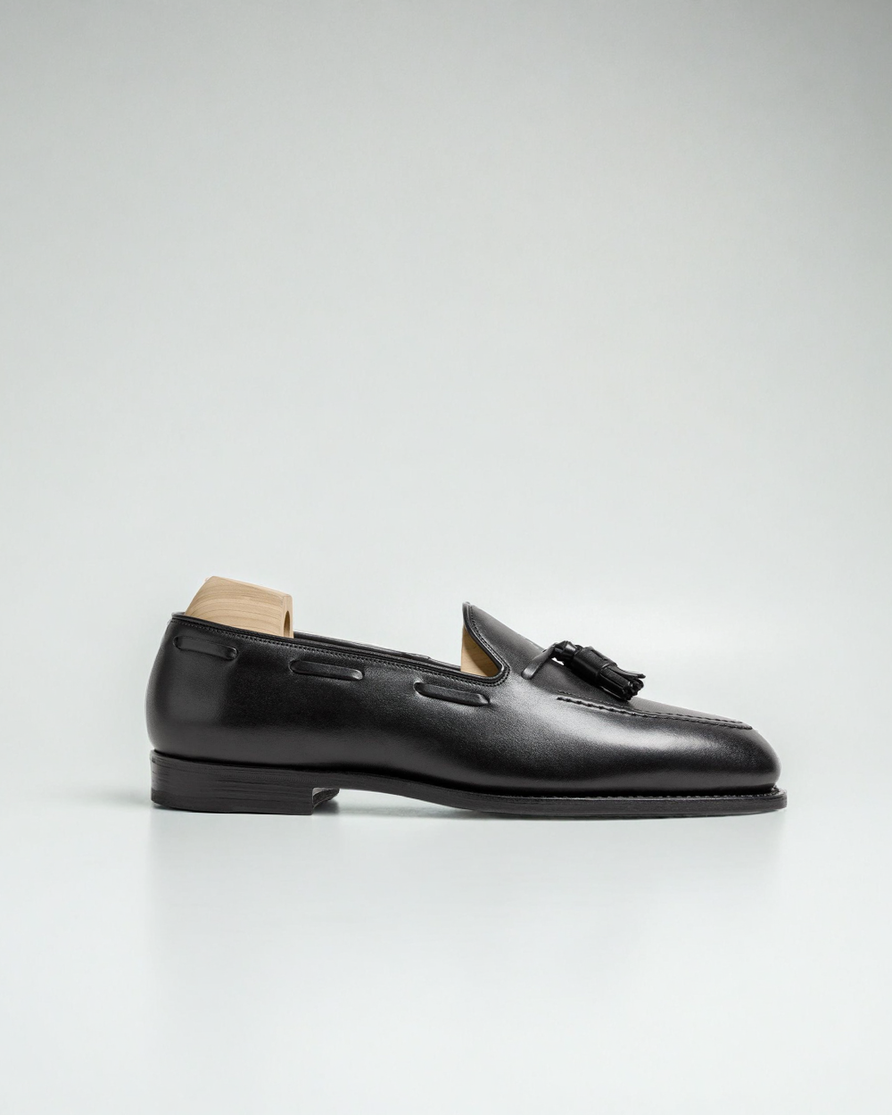 Vellano Molle Black Leather Tassel Loafers