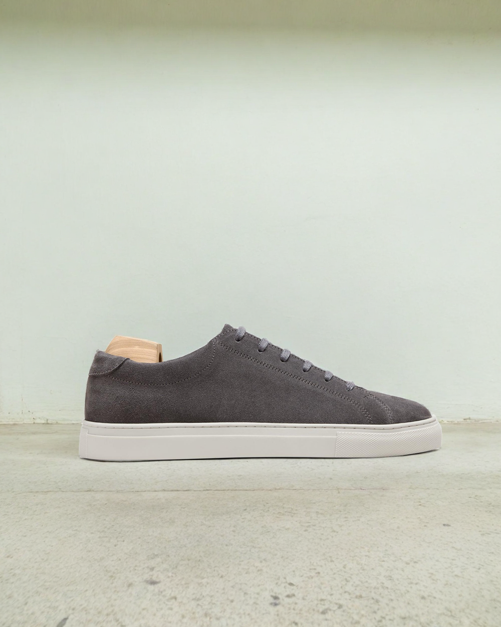 Vellano Oaxen Dark Grey Suede Low Top Sneakers