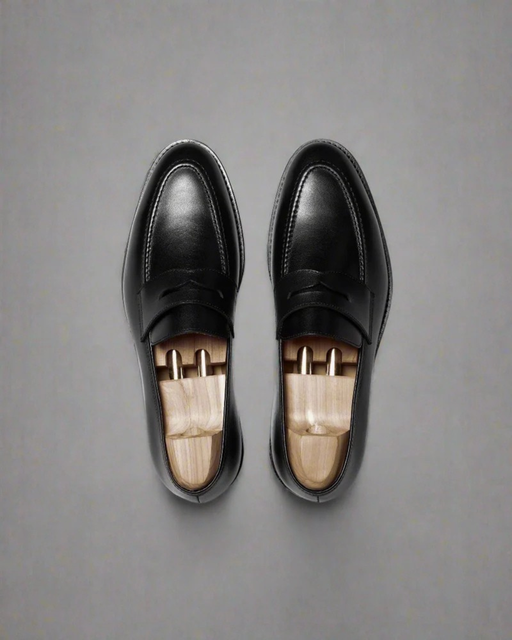 Vellano Smogen Leather Loafer Shoes