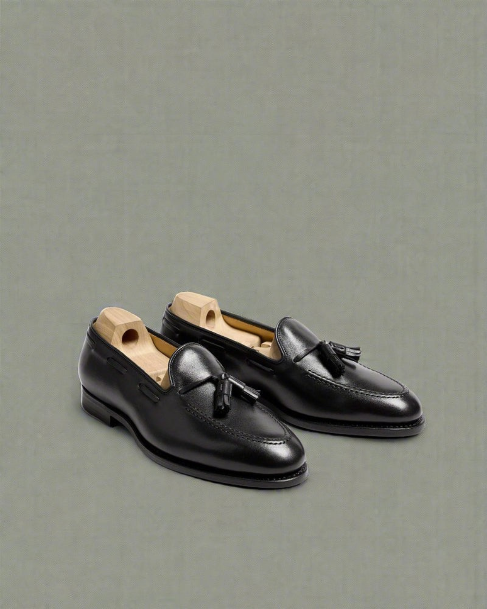 Vellano Molle Black Leather Tassel Loafers